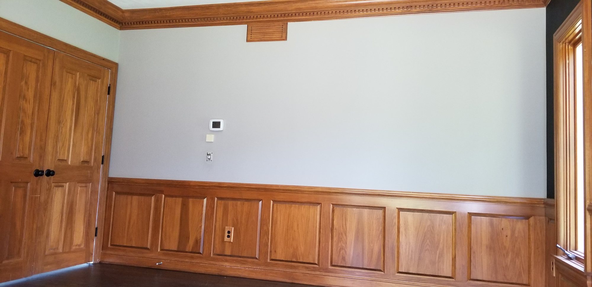 Wainscoting door trim stain before Wainscoting door trim stain before — Segor Painting, Columbus OH